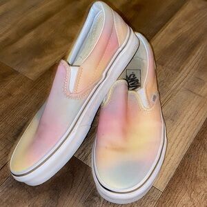 Vans off the wall slip on tie dye. Cute for the hot weather!! New barely worn.